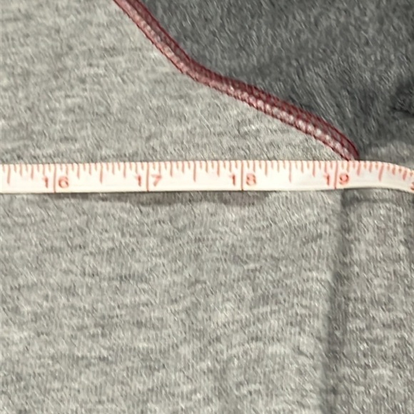 Tony Hawk small gray crew neck. - Picture 8 of 9